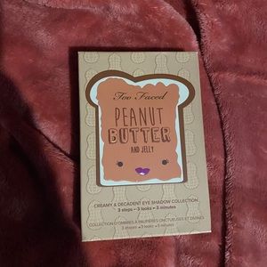 Too faced eyeshadow palette